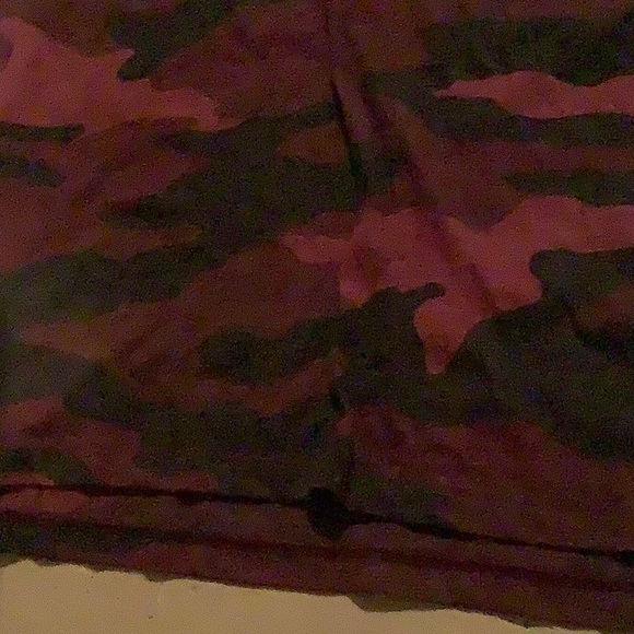 Pink shirt size small. - Picture 2 of 6